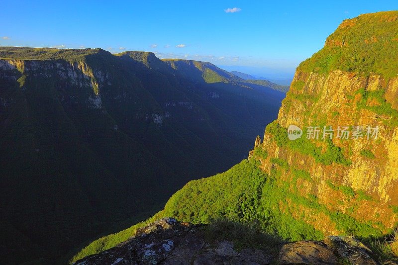 峡谷福塔莱萨日落在里约热内卢大do Sul，巴西